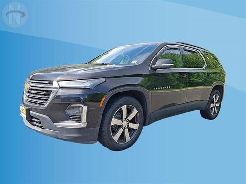 Mosaic Black Metallic 2022 Chevrolet Traverse LT Leather
