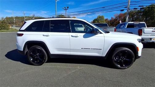 2024 Jeep Grand Cherokee Laredo