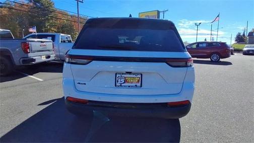 2024 Jeep Grand Cherokee Laredo