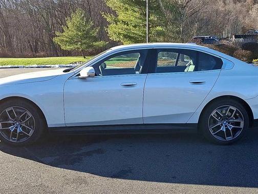 2025 BMW i5 xDrive40