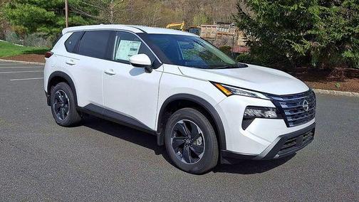 Everest White P 2025 Nissan Rogue SV