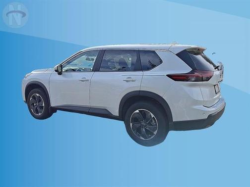 Everest White P 2025 Nissan Rogue SV