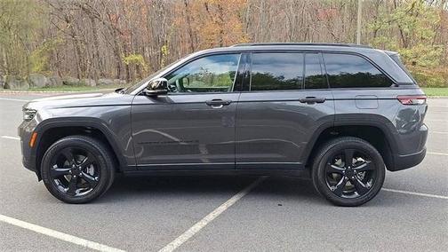 2024 Jeep Grand Cherokee Laredo