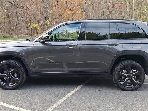 2024 Jeep Grand Cherokee Laredo