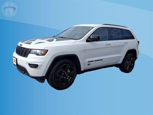 Bright White Clearcoat 2021 Jeep Grand Cherokee Laredo