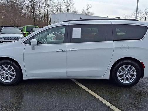2022 Chrysler Pacifica Touring-L