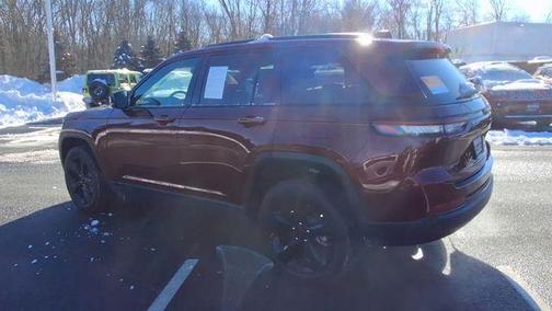 2024 Jeep Grand Cherokee Laredo