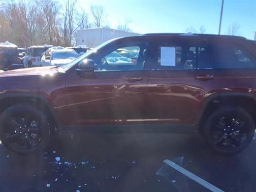 2024 Jeep Grand Cherokee Laredo