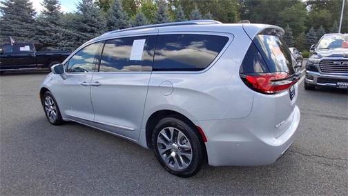 2024 Chrysler Pacifica Hybrid Pinnacle