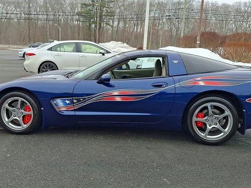 2004 Chevrolet Corvette Base