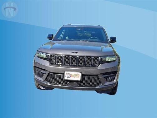 Metallic 2024 Jeep Grand Cherokee Laredo