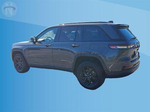 Metallic 2024 Jeep Grand Cherokee Laredo
