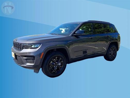Metallic 2024 Jeep Grand Cherokee Laredo