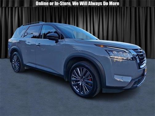 2024 Nissan Pathfinder SL