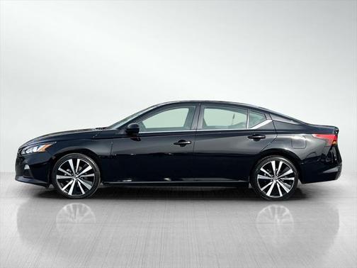 2022 Nissan Altima SR FWD