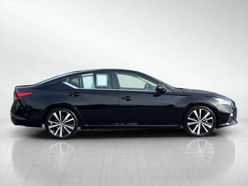 2022 Nissan Altima SR FWD
