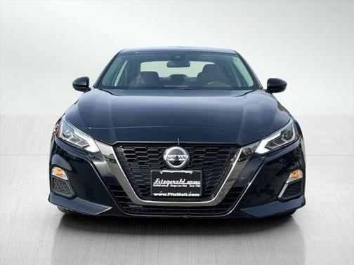 2022 Nissan Altima SR FWD