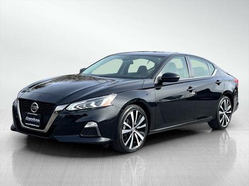 2022 Nissan Altima SR FWD