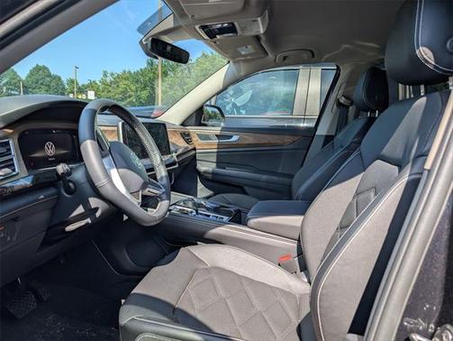 2024 Volkswagen Atlas 2.0T SE w/Technology 4MOTION