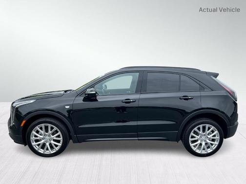 Photo 4 of 32 of 2022 Cadillac XT4 Sport