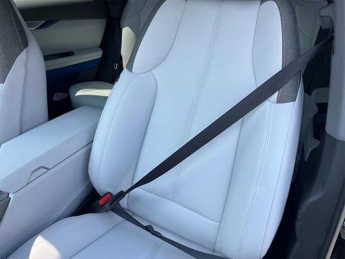 2025 Cadillac OPTIQ Luxury 1 AWD