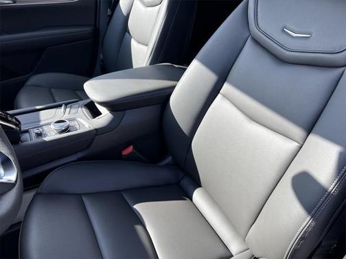 2025 Cadillac XT6 Luxury AWD
