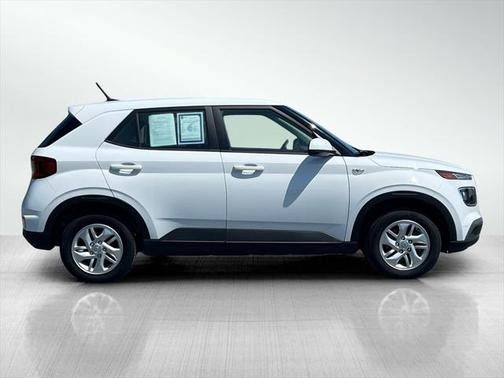 2024 Hyundai VENUE SE