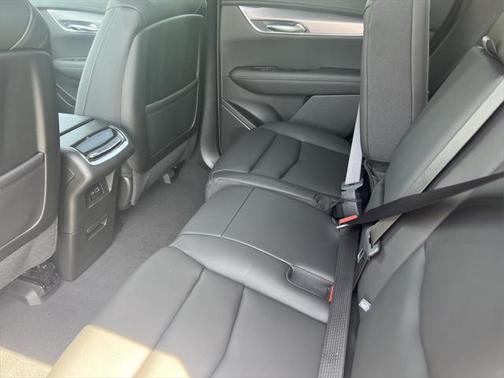 2025 Cadillac XT6 Luxury AWD