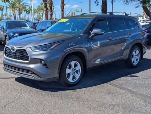2022 Toyota Highlander LE