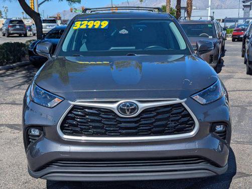 2022 Toyota Highlander LE