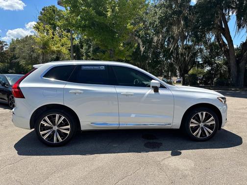 2022 Volvo XC60 B6 AWD Inscription