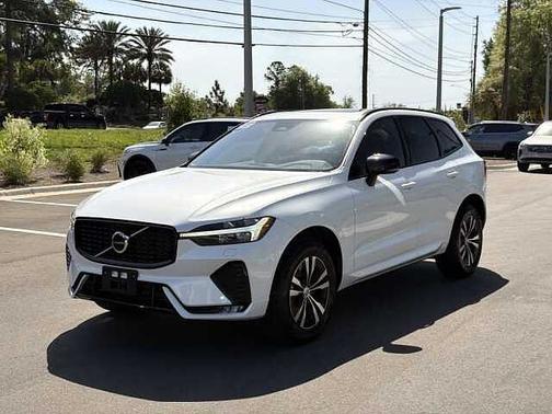 2025 Volvo XC60 Core