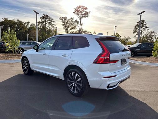 2025 Volvo XC60 B5 Plus