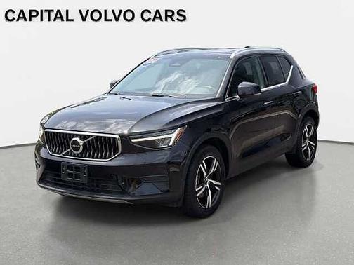 Onyx Black 2025 Volvo XC40 Core