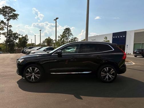 2023 Volvo XC60 B5 FWD Plus Bright