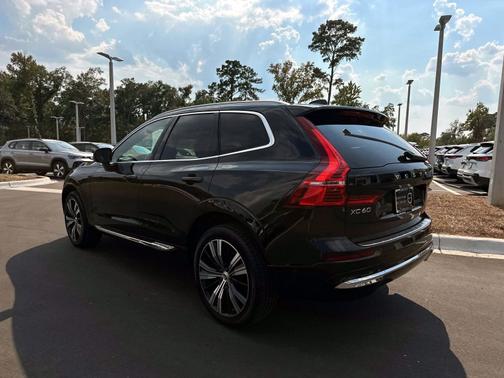 2023 Volvo XC60 B5 FWD Plus Bright