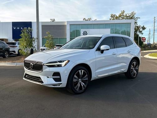 2023 Volvo XC60 B5 FWD Plus Bright