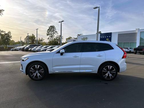 2023 Volvo XC60 B5 FWD Plus Bright