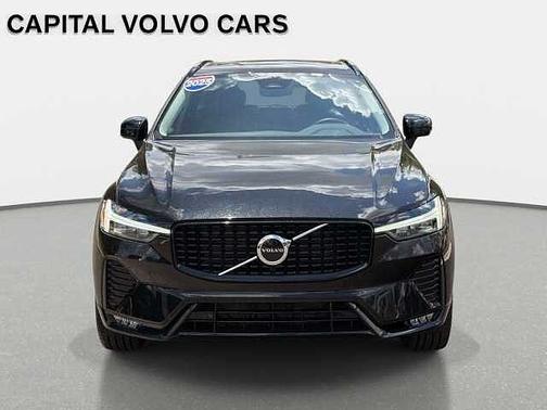 Onyx Black 2025 Volvo XC60 Core