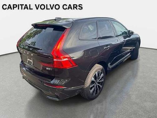 Onyx Black 2025 Volvo XC60 Core