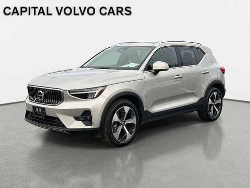 2025 Volvo XC40 Plus