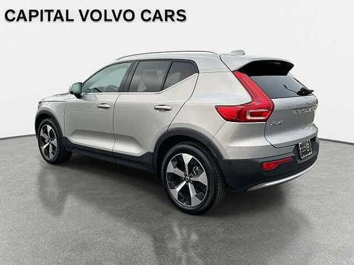 2025 Volvo XC40 Plus