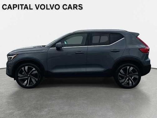 2023 Volvo XC40 B5 AWD Ultimate Bright