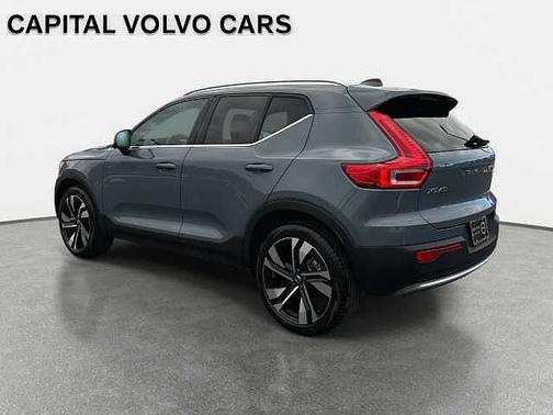 2023 Volvo XC40 B5 AWD Ultimate Bright