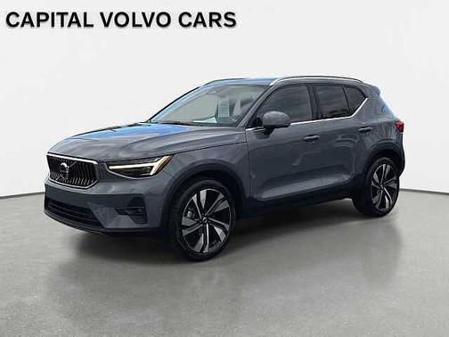 2023 Volvo XC40 B5 AWD Ultimate Bright