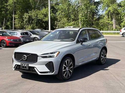 2025 Volvo XC60 Plus