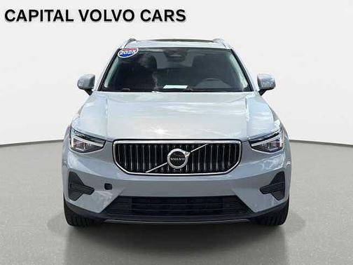 Vapour Grey 2025 Volvo XC40 Core