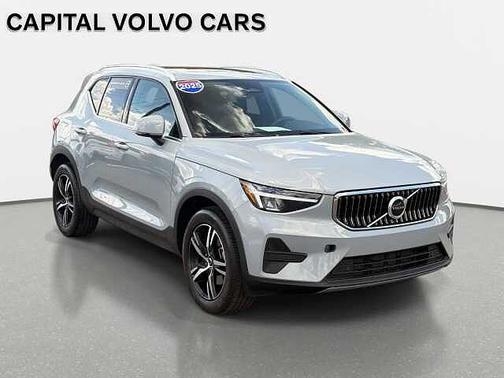 Vapour Grey 2025 Volvo XC40 Core