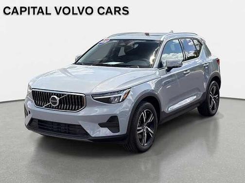 Vapour Grey 2025 Volvo XC40 Core