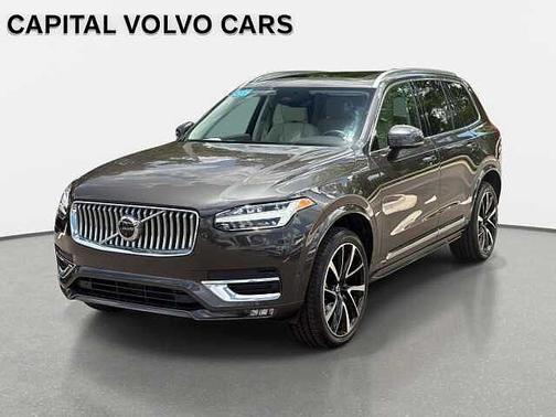 Platinum Grey 2023 Volvo XC90 Plus